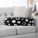 - RealHomes Özel Tasarımlı Dijital Baskılı İç Dolgulu Fermuarlı Silindir Yastık - Realhomes Siyah Zemin Üzerinde Renkli Modern Geometrik Desenli Dijital Baskılı Modern İç Dolgulu - Fermuarlı Süet Silindir Rulo Yastık Kırlent Realhomes