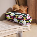 - RealHomes Özel Tasarımlı Dijital Baskılı İç Dolgulu Fermuarlı Silindir Yastık - Realhomes Siyah Zemin Üzerinde Modern Çizgili Beyaz Puantiyeli Dijital Baskılı Modern İç Dolgulu - Fermuarlı Süet Silindir Daire Yastık Kırlent Realhomes