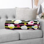 - RealHomes Özel Tasarımlı Dijital Baskılı İç Dolgulu Fermuarlı Silindir Yastık - Realhomes Siyah Zemin Üzerinde Modern Çizgili Beyaz Puantiyeli Dijital Baskılı Modern İç Dolgulu - Fermuarlı Süet Silindir Daire Yastık Kırlent Realhomes