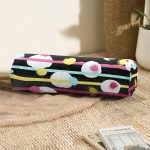 - RealHomes Özel Tasarımlı Dijital Baskılı İç Dolgulu Fermuarlı Silindir Yastık - Realhomes Siyah Zemin Üzerinde Modern Çizgili Beyaz Puantiyeli Dijital Baskılı Modern İç Dolgulu - Fermuarlı Süet Silindir Daire Yastık Kırlent Realhomes