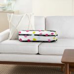 - RealHomes Özel Tasarımlı Dijital Baskılı İç Dolgulu Fermuarlı Silindir Yastık - Realhomes Beyaz Zeminde Modern Siyah Çizgili Renkli Puantiyeli Dijital Baskılı Modern İç Dolgulu - Fermuarlı Süet Silindir Daire Yastık Kırlent Realhomes