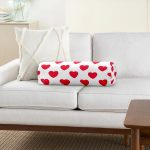 - RealHomes Özel Tasarımlı Dijital Baskılı İç Dolgulu Fermuarlı Silindir Yastık - Realhomes  Kalp Desen Dijital Baskılı İç Dolgulu Süet Silindir Yastık Kırlent - Bel Yastığı Realhomes