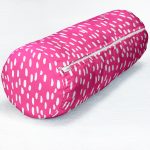 - RealHomes Özel Tasarımlı Dijital Baskılı İç Dolgulu Fermuarlı Silindir Yastık - Realhomes  Pembe Zemin Üzerinde Beyaz Puantiye Desenli Dijital Baskılı Modern İç Dolgulu - Fermuarlı Süet Silindir Yuvarlak Yastık Kırlent Realhomes