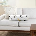 - RealHomes Özel Tasarımlı Dijital Baskılı İç Dolgulu Fermuarlı Silindir Yastık - Realhomes  Beyaz Zemin Üzerinde Modern Geyik Desenli Dijital Baskılı Modern İç Dolgulu - Fermuarlı Süet Berjer Silindir Yastık Kırlent Realhomes