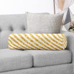 - RealHomes Özel Tasarımlı Dijital Baskılı İç Dolgulu Fermuarlı Silindir Yastık - Realhomes Beyaz Zemin Üzerinde Gold Renkli Yatay Çizgili Dijital Baskılı Modern İç Dolgulu Fermuarlı Çok Amaçlı Silindir Yastık Kırlent Realhomes