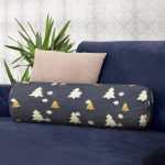 - RealHomes Özel Tasarımlı Dijital Baskılı İç Dolgulu Fermuarlı Silindir Yastık - Realhomes Renkli Zemin Üzerinde Çam Ağacı Desenli Dijital Baskılı Modern İç Dolgulu - Fermuarlı Süet Berjer Silindir Yastık Kırlent Realhomes