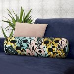 - RealHomes Özel Tasarımlı Dijital Baskılı İç Dolgulu Fermuarlı Silindir Yastık - Realhomes  Beyaz Zemin Üzerinde Pastel Renkli Çiçek Desenli Dijital Baskılı Modern İç Dolgulu - Fermuarlı Süet Silindir Rulo Yastık Kırlent Realhomes