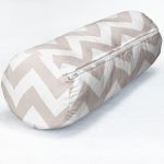 - RealHomes Özel Tasarımlı Dijital Baskılı İç Dolgulu Fermuarlı Silindir Yastık - Realhomes  Vizon Zikzak Desenli Dekoratif İç Dolgulu - Fermuarlı Süet Silindir Yuvarlak Yastık Kırlent Realhomes