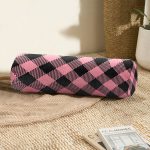 Renkli Pastel Zemin Üzerinde Siyah Ekose Desenli Dijital Baskılı Modern İç Dolgulu Fermuarlı Çok Amaçlı Silindir Yastık Kırlent Realhomes