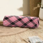 - RealHomes Özel Tasarımlı Dijital Baskılı İç Dolgulu Fermuarlı Silindir Yastık - Realhomes Renkli Pastel Zemin Üzerinde Siyah Ekose Desenli Dijital Baskılı Modern İç Dolgulu - Fermuarlı Süet Silindir Yuvarlak Yastık Kırlent Realhomes