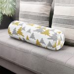 - RealHomes Özel Tasarımlı Dijital Baskılı İç Dolgulu Fermuarlı Silindir Yastık - Realhomes Beyaz Zemin Üzerinde Gold Detaylı Çam Ağacı Desenli Dijital Baskılı Modern İç Dolgulu Fermuarlı Çok Amaçlı Silindir Yastık Kırlent Realhomes