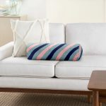 Renkli Zemin Üzerinde Pastel Renkli Yatay Çizgili Dijital Baskılı Modern İç Dolgulu Yumuşak Silindir Form Yastık Kırlent Realhomes