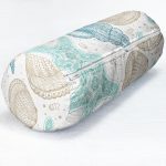 - RealHomes Özel Tasarımlı Dijital Baskılı İç Dolgulu Fermuarlı Silindir Yastık - Realhomes Beyaz Zemin Üzerinde Deniz Kabuğu Desenli Dijital Baskılı Modern İç Dolgulu - Fermuarlı Süet Silindir Rulo Yastık Kırlent Realhomes