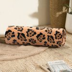 - RealHomes Özel Tasarımlı Dijital Baskılı İç Dolgulu Fermuarlı Silindir Yastık - Realhomes Pastel Zemin Üzerinde Geometrik Desenli Dijital Baskılı Modern İç Dolgulu Yumuşak Silindir Form Yastık Kırlent Realhomes