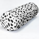 - RealHomes Özel Tasarımlı Dijital Baskılı İç Dolgulu Fermuarlı Silindir Yastık - Realhomes  Renkli Zemin Üzerinde Siyah Geometrik Çizimli Dijital Baskılı Modern İç Dolgulu Süet Silindir Yastık Kırlent - Bel Yastığı Realhomes