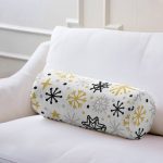 - RealHomes Özel Tasarımlı Dijital Baskılı İç Dolgulu Fermuarlı Silindir Yastık - Realhomes Beyaz Zemin Üzerinde Gold Detaylı Kar tanesi Desenli Dijital Baskılı Modern İç Dolgulu Süet Silindir Yastık Kırlent - Bel Yastığı Realhomes