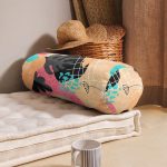 - RealHomes Özel Tasarımlı Dijital Baskılı İç Dolgulu Fermuarlı Silindir Yastık - Realhomes Renkli Zeminli Üzerinde Yaprak Desenli Dijital Baskılı Modern İç Dolgulu - Fermuarlı Süet Silindir Daire Yastık Kırlent Realhomes