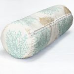 - RealHomes Özel Tasarımlı Dijital Baskılı İç Dolgulu Fermuarlı Silindir Yastık - Realhomes  Renkli Zemin Üzerinde Deniz Otu Desenli Dijital Baskılı Modern İç Dolgulu - Fermuarlı Süet Silindir Daire Yastık Kırlent Realhomes