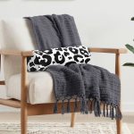 - RealHomes Özel Tasarımlı Dijital Baskılı İç Dolgulu Fermuarlı Silindir Yastık - Realhomes Renkli Zemin Üzerinde Geometrik Desenli Dijital Baskılı Modern İç Dolgulu - Fermuarlı Süet Silindir Yuvarlak Yastık Kırlent Realhomes