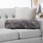 - RealHomes Özel Tasarımlı Dijital Baskılı İç Dolgulu Fermuarlı Silindir Yastık - Realhomes  Siyah Zemin Üzerinde Gold Detaylı Mermer Desenli Dijital Baskılı Modern İç Dolgulu - Fermuarlı Süet Silindir Yuvarlak Yastık Kırlent Realhomes