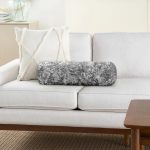 Beyaz Zemin Üzerinde Siyah Mermer Desenli Dijital Baskılı Modern İç Dolgulu Yumuşak Silindir Form Yastık Kırlent Realhomes