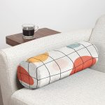 Beyaz Zemin Üzerinde Geometrik Desenli Dijital Baskılı Modern İç Dolgulu - Fermuarlı Süet Silindir Daire Yastık Kırlent Realhomes