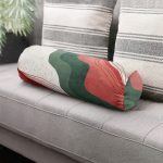 - RealHomes Özel Tasarımlı Dijital Baskılı İç Dolgulu Fermuarlı Silindir Yastık - Realhomes  Renkli Zemin Üzerinde Geometrik Desenli Dijital Baskılı Modern İç Dolgulu - Fermuarlı Süet Silindir Rulo Yastık Kırlent Realhomes