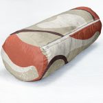 - RealHomes Özel Tasarımlı Dijital Baskılı İç Dolgulu Fermuarlı Silindir Yastık - Realhomes  Renkli Zemin Üzerinde Geometrik Desenli Dijital Baskılı Modern İç Dolgulu - Fermuarlı Süet Silindir Yuvarlak Yastık Kırlent Realhomes