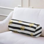 - RealHomes Özel Tasarımlı Dijital Baskılı İç Dolgulu Fermuarlı Silindir Yastık - Realhomes  Beyaz Zeminde Siyah Çizgili Gold Detaylı Kar tanesi Dijital Baskılı Modern İç Dolgulu Yumuşak Silindir Form Yastık Kırlent Realhomes