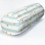 - RealHomes Özel Tasarımlı Dijital Baskılı İç Dolgulu Fermuarlı Silindir Yastık - Realhomes  Beyaz Zemin Üzerinde Renkli Çizgili Gold Detaylı Dijital Baskılı Modern İç Dolgulu - Fermuarlı Süet Silindir Rulo Yastık Kırlent Realhomes