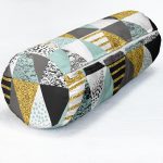 Pastel Zemin Üzerinde Gold Detaylı Geometrik Desenli Dijital Baskılı Modern İç Dolgulu - Fermuarlı Süet Silindir Rulo Yastık Kırlent Realhomes