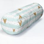 - RealHomes Özel Tasarımlı Dijital Baskılı İç Dolgulu Fermuarlı Silindir Yastık - Realhomes  Beyaz Zeminde Renkli Çizgili Gold Detaylı Kalp Desenli Dijital Baskılı Modern İç Dolgulu Fermuarlı Çok Amaçlı Silindir Yastık Kırlent Realhomes