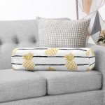 Beyaz Zemin Üzerinde Gold Renkli Ananas Desenli Dijital Baskılı Modern İç Dolgulu Süet Silindir Yastık Kırlent - Bel Yastığı Realhomes