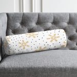 Beyaz Zemin Üzerinde Gold Detaylı Kar tanesi Dijital Baskılı Modern İç Dolgulu - Fermuarlı Süet Silindir Yuvarlak Yastık Kırlent Realhomes