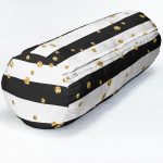 Siyah Yatay Çizgili Gold Detaylı Puantiyeli Dijital Baskılı Modern İç Dolgulu - Fermuarlı Süet Silindir Yuvarlak Yastık Kırlent Realhomes