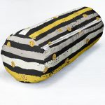 - RealHomes Özel Tasarımlı Dijital Baskılı İç Dolgulu Fermuarlı Silindir Yastık - Realhomes Beyaz Zeminde Renkli Yatay Çizgili Gold Detaylı Puantiyeli Modern İç Dolgulu - Fermuarlı Süet Silindir Rulo Yastık Kırlent Realhomes