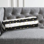 - RealHomes Özel Tasarımlı Dijital Baskılı İç Dolgulu Fermuarlı Silindir Yastık - Realhomes  Beyaz Zemin Üzerinde Gold Detaylı Yıldız Desenli Dijital Baskılı Modern İç Dolgulu - Fermuarlı Süet Silindir Rulo Yastık Kırlent Realhomes