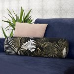 - RealHomes Özel Tasarımlı Dijital Baskılı İç Dolgulu Fermuarlı Silindir Yastık - Realhomes Siyah Zemin Üzerinde Gold Detaylı Yaprak Desenli Dijital Baskılı Modern İç Dolgulu - Fermuarlı Süet Silindir Rulo Yastık Kırlent Realhomes