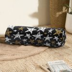 - RealHomes Özel Tasarımlı Dijital Baskılı İç Dolgulu Fermuarlı Silindir Yastık - Realhomes Siyah Zemin Üzerinde Gold Detaylı Beyaz Yıldız Desenli Dijital Baskılı Modern İç Dolgulu Fermuarlı Çok Amaçlı Silindir Yastık Kırlent Realhomes