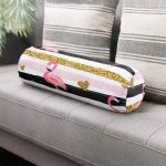 - RealHomes Özel Tasarımlı Dijital Baskılı İç Dolgulu Fermuarlı Silindir Yastık - Realhomes  Beyaz Zeminde Flamingo Desenli Gold Detaylı Yatay Çizgi Dijital Baskılı Modern İç Dolgulu Fermuarlı Çok Amaçlı Silindir Yastık Kırlent Realhomes