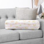 Beyaz Zemin Üzerinde Gold Detaylı Kalp Desenli Dijital Baskılı Modern İç Dolgulu - Fermuarlı Süet Silindir Yuvarlak Yastık Kırlent Realhomes