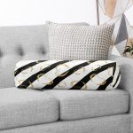 - RealHomes Özel Tasarımlı Dijital Baskılı İç Dolgulu Fermuarlı Silindir Yastık - Realhomes Beyaz Zemin Üzerinde Gold Detaylı Kalp Desenli Dijital Baskılı Modern İç Dolgulu - Fermuarlı Süet Silindir Rulo Yastık Kırlent Realhomes