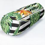 - RealHomes Özel Tasarımlı Dijital Baskılı İç Dolgulu Fermuarlı Silindir Yastık - Realhomes Beyaz Zemin Üzerinde Yeşil Yaprak Desenli Dijital Baskılı Modern İç Dolgulu Yumuşak Silindir Form Yastık Kırlent Realhomes