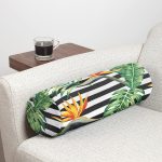 - RealHomes Özel Tasarımlı Dijital Baskılı İç Dolgulu Fermuarlı Silindir Yastık - Realhomes Beyaz Zemin Üzerinde Yeşil Yaprak Desenli Dijital Baskılı Modern İç Dolgulu Yumuşak Silindir Form Yastık Kırlent Realhomes