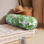 Beyaz Zemin Üzerinde Yeşil Yaprak Desenli Dijital Baskılı Modern İç Dolgulu - Fermuarlı Süet Silindir Rulo Yastık Kırlent Realhomes