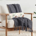 - RealHomes Özel Tasarımlı Dijital Baskılı İç Dolgulu Fermuarlı Silindir Yastık - Realhomes Beyaz Zemin Üzerinde Sonbahar Yapraklı Kozalak Desenli Dijital Baskılı Modern İç Dolgulu Yumuşak Silindir Form Yastık Kırlent Realhomes