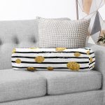 - RealHomes Özel Tasarımlı Dijital Baskılı İç Dolgulu Fermuarlı Silindir Yastık - Realhomes Beyaz Zemin Üzerinde Gold Detaylı Puantiye Desenli Dijital Baskılı Modern İç Dolgulu Süet Silindir Yastık Kırlent - Bel Yastığı Realhomes