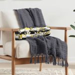 - RealHomes Özel Tasarımlı Dijital Baskılı İç Dolgulu Fermuarlı Silindir Yastık - Realhomes Beyaz Zemin Üzerinde Gold Detaylı Çiçek Desenli Dijital Baskılı Modern İç Dolgulu Süet Silindir Yastık Kırlent - Bel Yastığı Realhomes