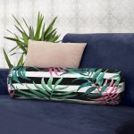 - RealHomes Özel Tasarımlı Dijital Baskılı İç Dolgulu Fermuarlı Silindir Yastık - Realhomes Beyaz Zeminde Siyah Beyaz Çizgili Yeşil Yaprak Desenli Dijital Baskılı Modern İç Dolgulu - Fermuarlı Süet Silindir Rulo Yastık Kırlent Realhomes