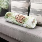 - RealHomes Özel Tasarımlı Dijital Baskılı İç Dolgulu Fermuarlı Silindir Yastık - Realhomes  Beyaz Zemin Üzerinde İnce Yaprak Desenli Kozalak Dijital Baskılı Modern İç Dolgulu - Fermuarlı Süet Silindir Daire Yastık Kırlent Realhomes